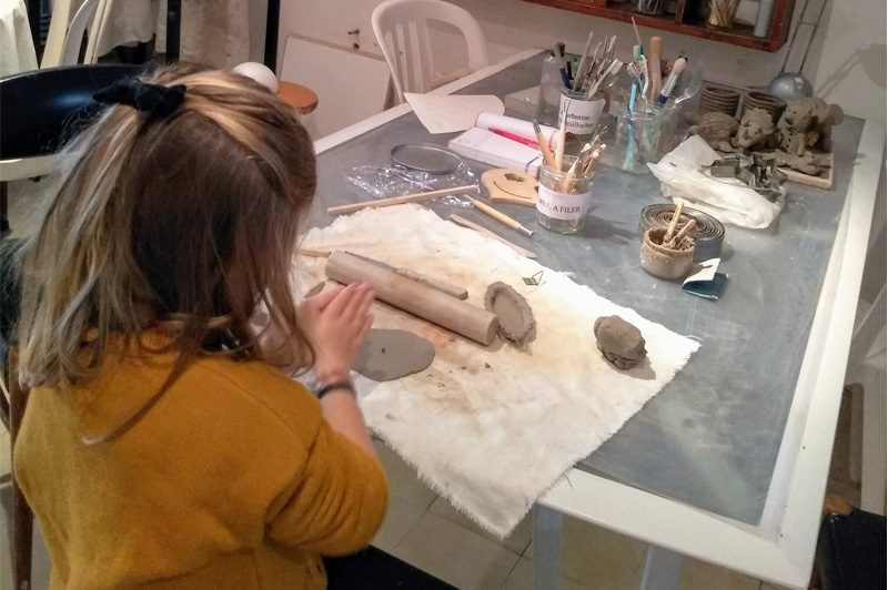 Cours de poterie enfant